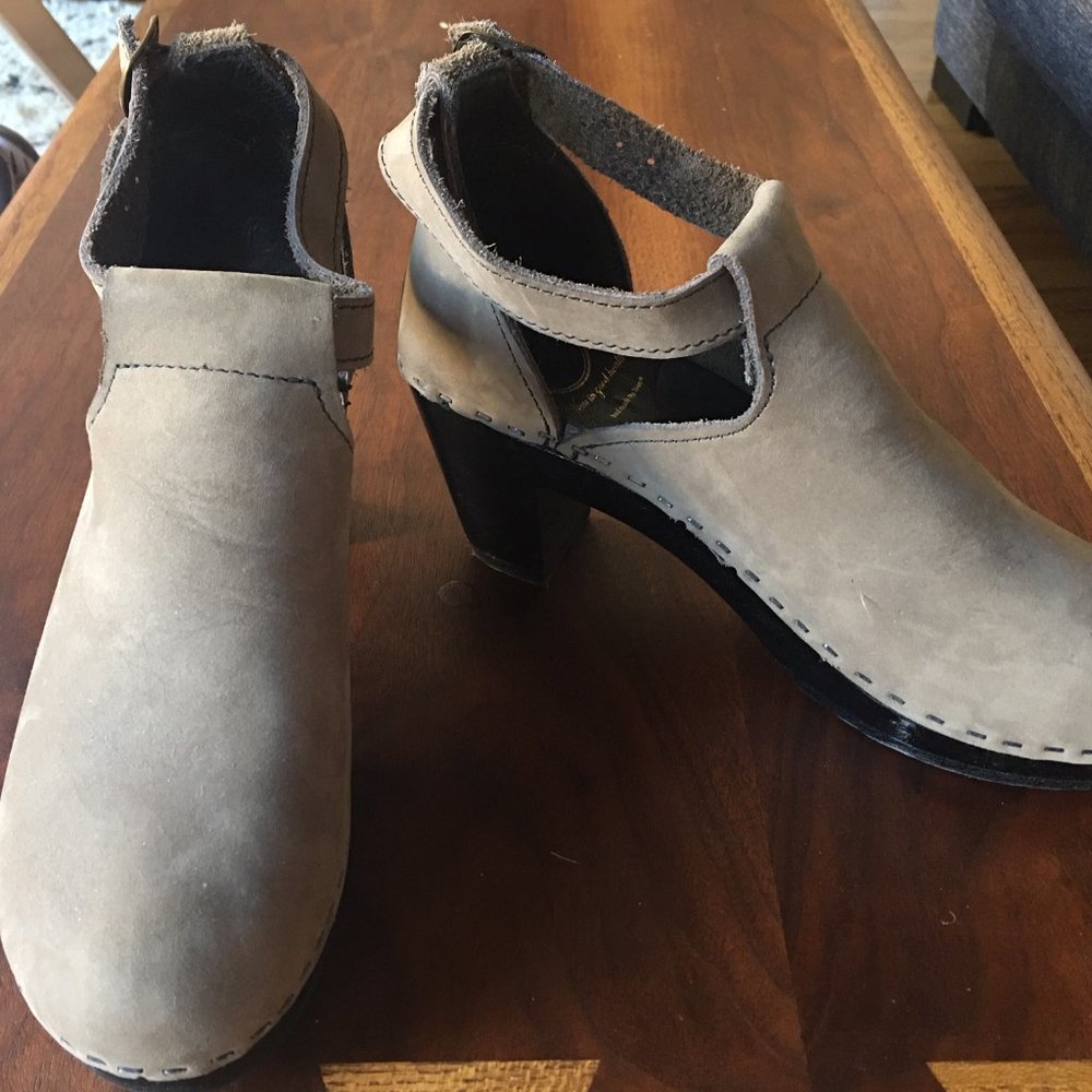 SALE • No. 6 Strap Clog w/ Black Base